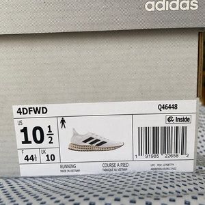 Brand new, never even tried on! Bought wrong size.